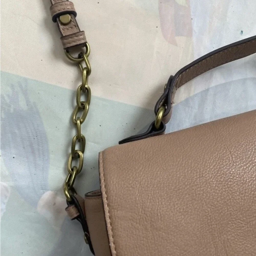 Merona Womens Nude Tan Beige Crossbody Saddle Bag Purse Handbag Chain Vegan